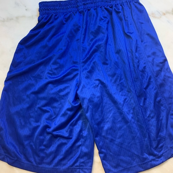 Men’s Nike Athletic Shorts (Medium) - Picture 2 of 3